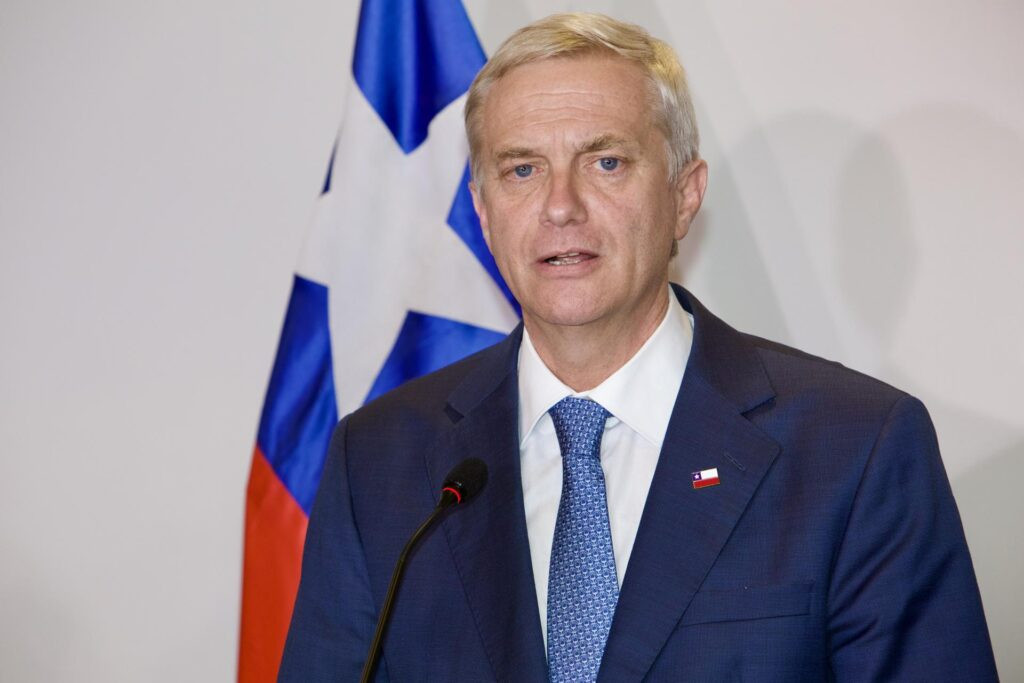 Kast coordina con sus vecinos para forzar a Maduro a contribuir a su arriesgado plan: devolver a miles de venezolanos a su país - AlbertoNews