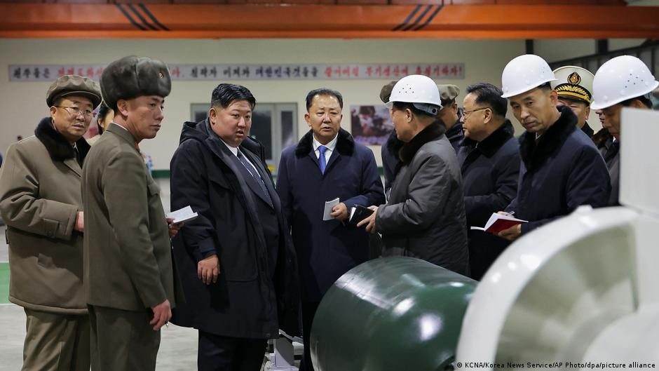 Kim Jong-un pide aumentar la producción de misiles en 2026 – DW – 26/12/2025