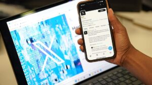 La Comisión Europea multa con 120 millones de euros a X por el diseño «engañoso» de su sistema de verificación y falta de transparencia | elperiodico.com
