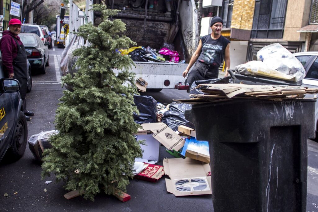 La Navidad le pasa factura a México, con toneladas de residuos y de comida desperdiciada - AlbertoNews