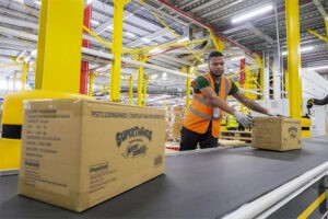 La UE aplicará una tasa de 3 euros a los pequeños paquetes que llegan vía comercio online