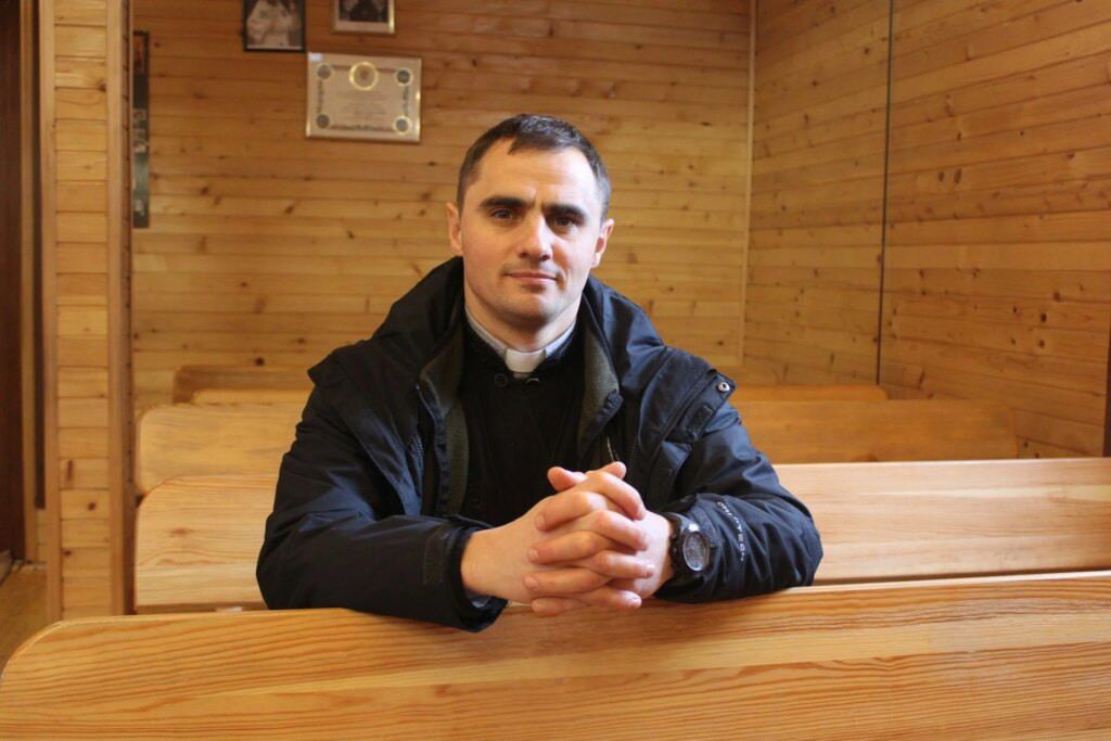 La fe proscrita del padre Oleksander en la Zaporiyia ocupada por Rusia