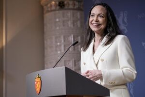 La ganadora del Premio Nobel de la Paz, María Corina Machado sufrió una fractura vertebral durante su huida a Oslo