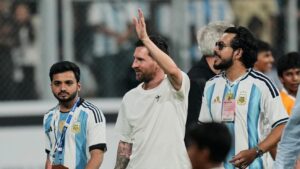 La insólita cifra que costó un saludo y foto con Messi en India