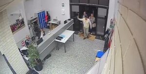 La jueza de la dana incorpora a la causa dos videos de la llegada de Carlos Mazón al Cecopi el 29O | europapress.es