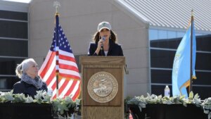 La secretaria de Seguridad Nacional de EEUU recomendó una prohibición total de viaje desde varios países