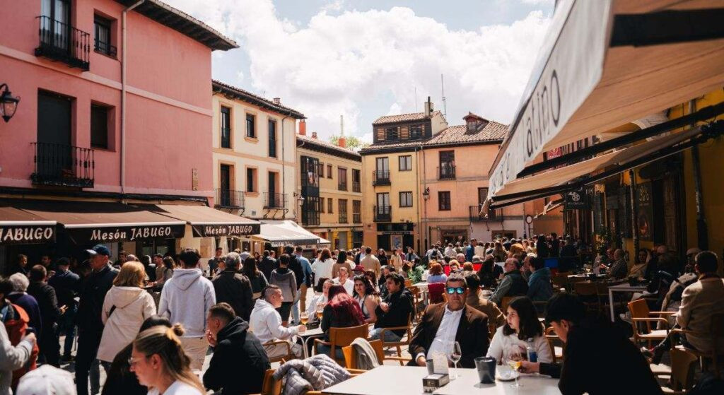 La "tardebuena" y las comidas de empresa elevan un 5 % la facturación de bares en Navidad