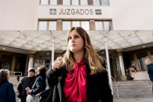 Las familias solicitan la busca y captura de dos exaltos cargos de Ayuso por no acudir a citaciones de residencias | europapress.es