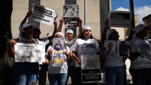 Liberados 3 adolescentes guaireños y otros 68 presos políticos