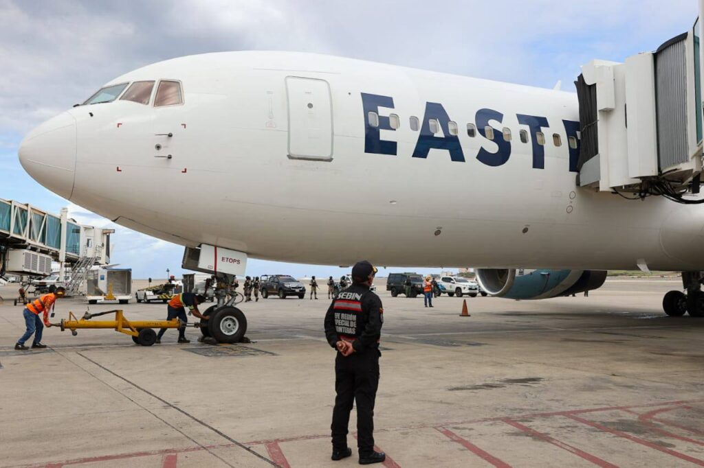 Llegó a Venezuela otro vuelo con más de 170 migrantes deportados de EEUU en medio de la crisis aérea