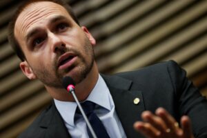 Los Bolsonaro lamentan la decisión de Trump de retirar las sanciones a un juez brasileño – AlbertoNews