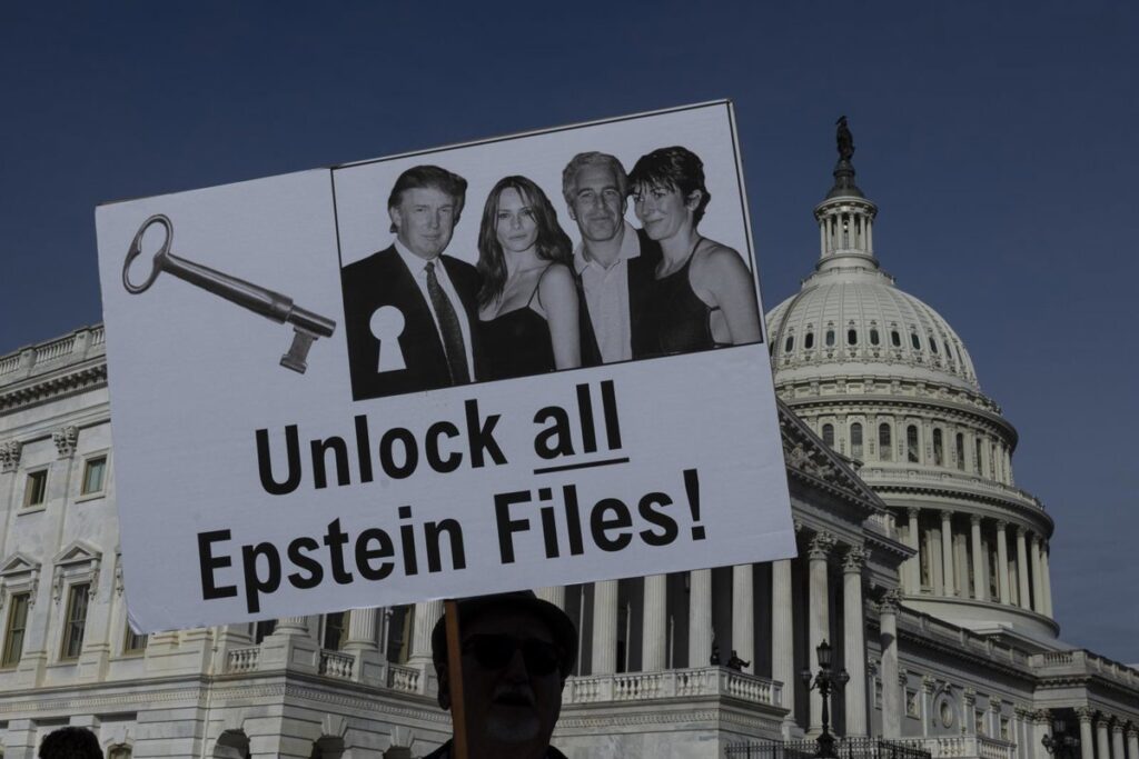 Los demócratas publican nuevas fotos de Epstein junto a Trump y otras figuras públicas como Clinton o Woody Allen