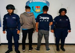 Los detuvieron por maltrato físico contra dos hermanos con condición especial