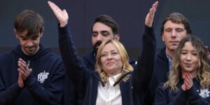 «Los ladrones y los corruptos nos dan asco y los combatiremos de todas las formas»