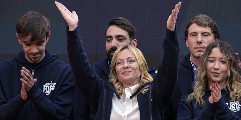 «Los ladrones y los corruptos nos dan asco y los combatiremos de todas las formas»