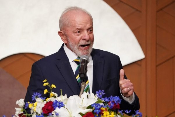 Lula pide a Trump "avanzar rápido" en las negociaciones comerciales durante una llamada