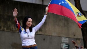 Machado llegaría hoy a Oslo, pero no a ceremonia del Nobel – DW – 10/12/2025