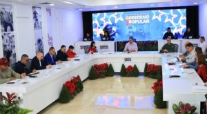 Maduro encabeza reunión del Sistema del Gobierno Popular