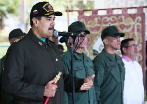 Maduro exaltó a la Fanb mientras arremetía contra EEUU por «bombardear y robar riquezas»