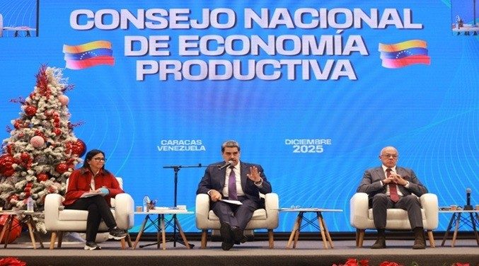 Maduro firma Decreto para Protocolo Unificado de Exportaciones
