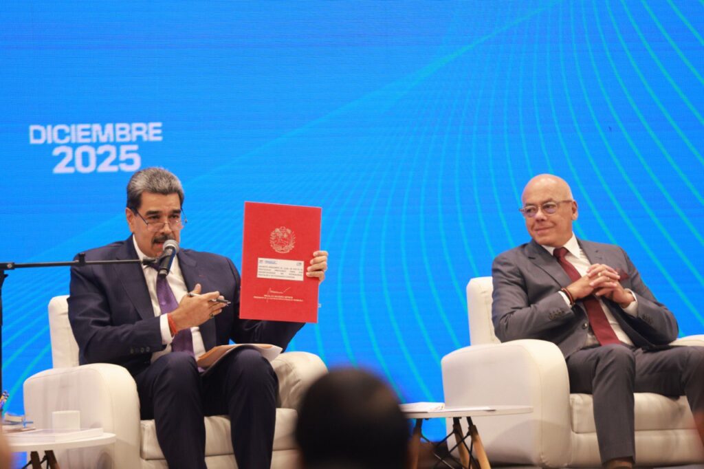 Maduro inició exportación de gas a Colombia y aseguró que el primer envío es una "donación"