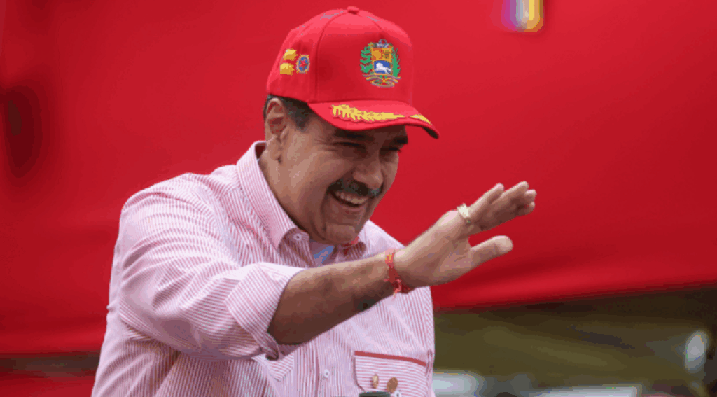 Maduro juramentó nuevo buró político del PSUV y aseguró que seguirá en el poder