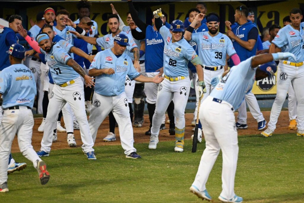 Magallanes avanzó al Round Robin con triunfo ante Cardenales