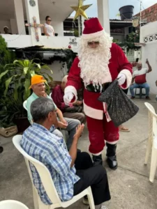 Más de 100 abuelos degustaron el tradicional plato navideño en frontera – Diario La Nación