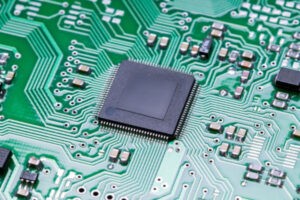 Más delgado que un cabello y ultra eficiente: el próximo salto de los chips