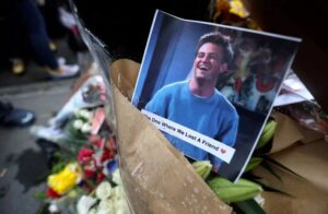 Médico que suministró ketamina al actor Matthew Perry es condenado a 30 meses de cárcel – AlbertoNews