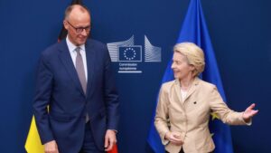 Merz y Von der Leyen se conjuran para convencer a Bélgica de usar los activos rusos congelados para financiar a Ucrania | elperiodico.com