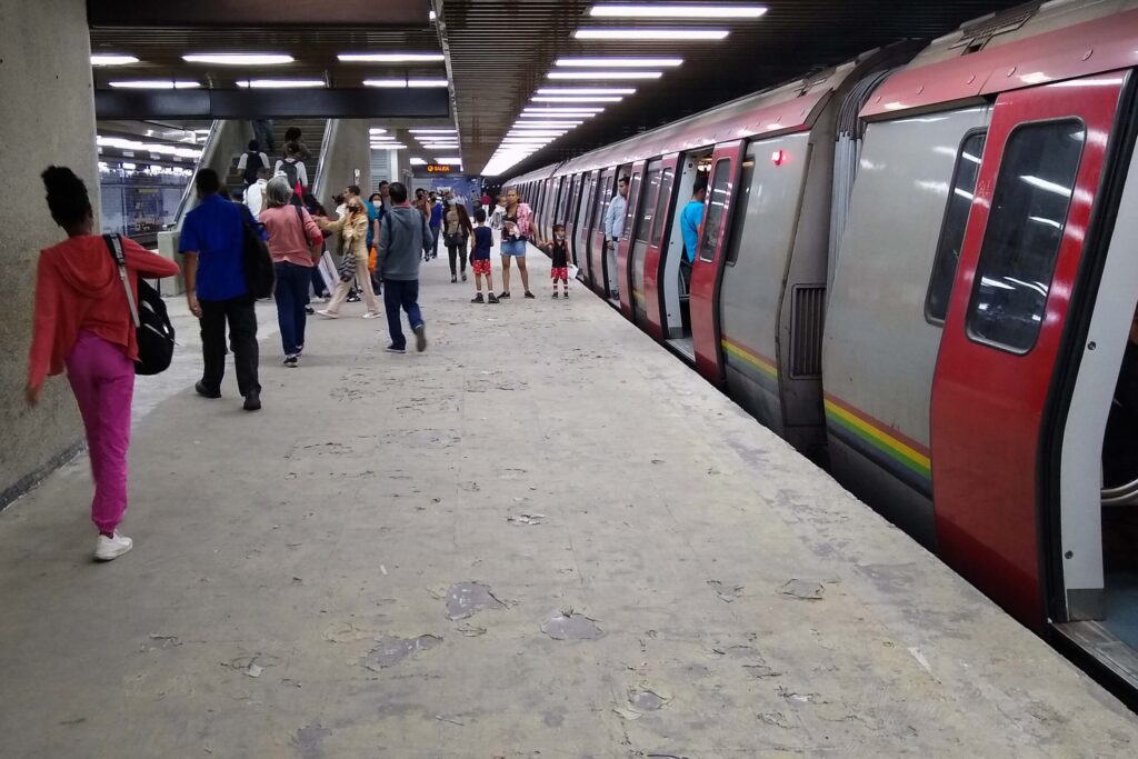 Metro de Caracas alerta sobre estafas con falsas ofertas de empleo