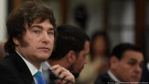 Milei celebra la aprobación de su presupuesto para 2026 – DW – 27/12/2025