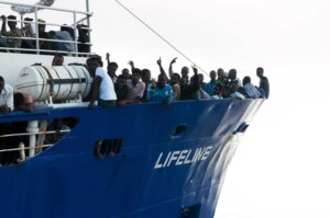 Muere un inmigrante de doce años al ser alcanzado por la hélice de un barco cuando trataba de llegar a una isla de Grecia