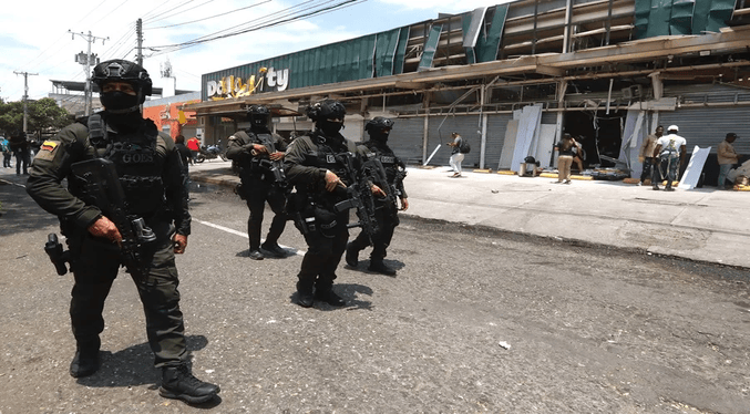 Mueren dos policías por ataques explosivos en Cali