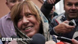«No colecciono horrores sino pruebas del espíritu humano»: Svetlana Alexievich, la Nobel de Literatura que contó como nadie el drama de Chernóbil