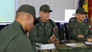 Padrino López malandreó a EEUU y dijo que el chavismo está «alzado» ante cerco militar en el Caribe
