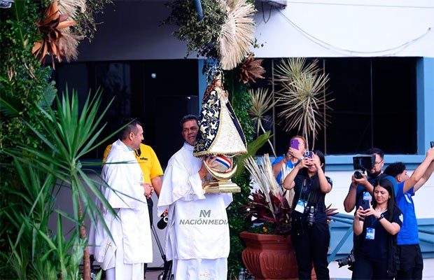 Paraguay declara patrimonio inmaterial a la festividad de la virgen de Caacupé