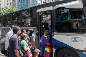 Paro técnico del transporte público reduce la movilidad en Caracas