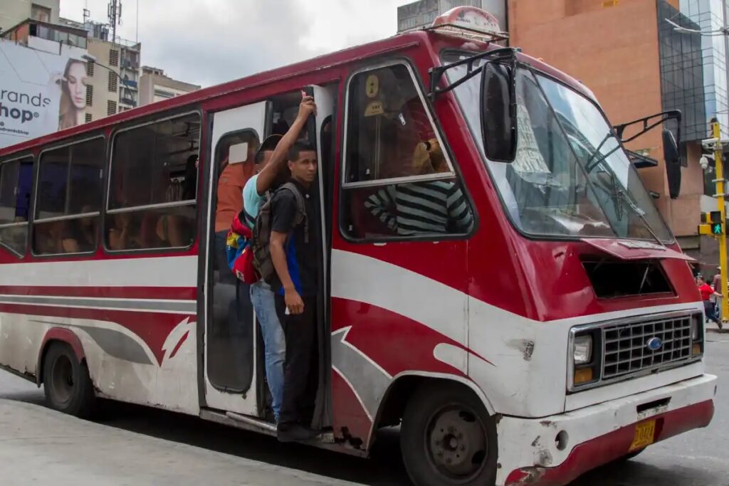 Pasaje suburbano aumentó a 60 bolívares, según la Gaceta Oficial - AlbertoNews