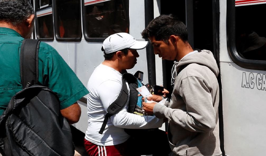 Pasaje urbano en Caracas aumentó sin aviso y los transportistas presionan por anclarlo al dólar BCV