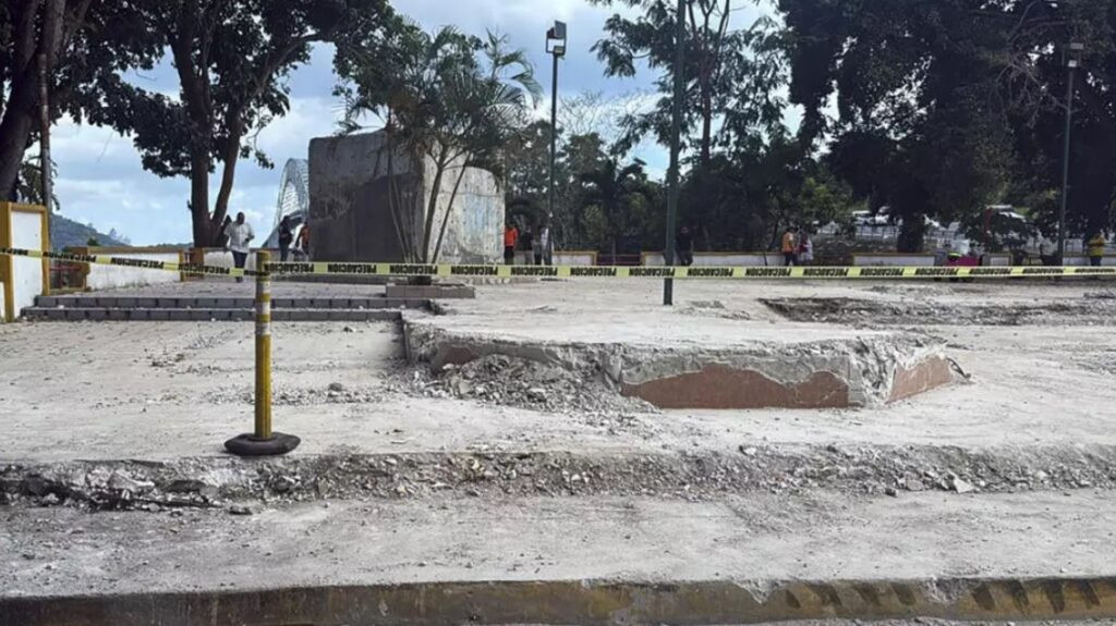Pekín critica la "demolición forzada" de un monumento chino en el Canal de Panamá - AlbertoNews