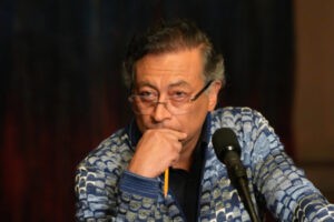 Petro ordena atacar al ELN por imponer confinamiento a civiles en zonas que controla