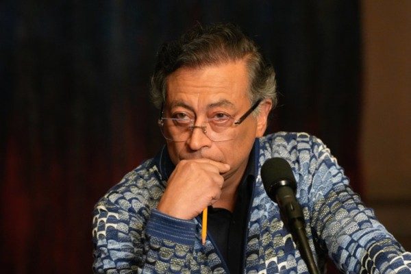 Petro ordena atacar al ELN por imponer confinamiento a civiles en zonas que controla
