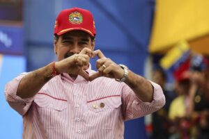 Pide que lo dejen sacar 200 millones