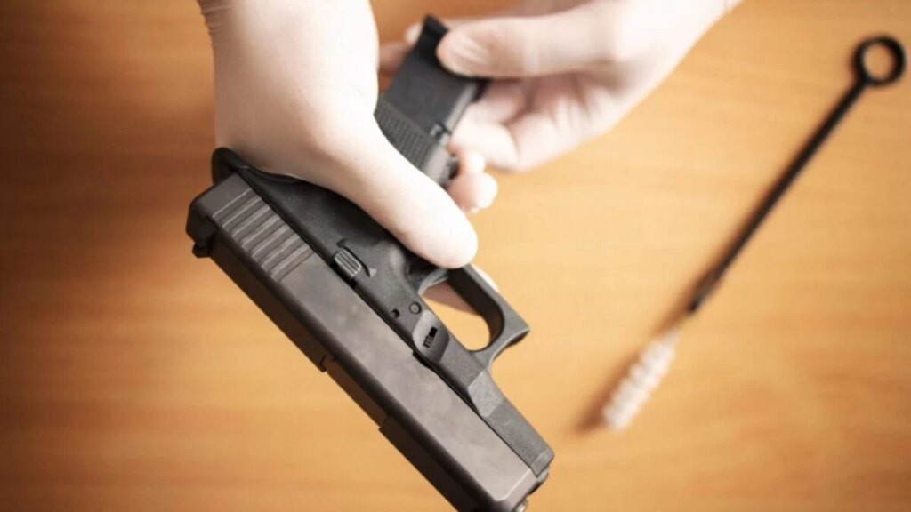Por qué las armas de fuego en el hogar agravan las crisis emocionales
