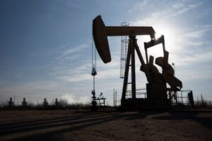 Precios del petróleo suben tras informes de posibles sanciones a Rusia y el bloqueo de Pdvsa