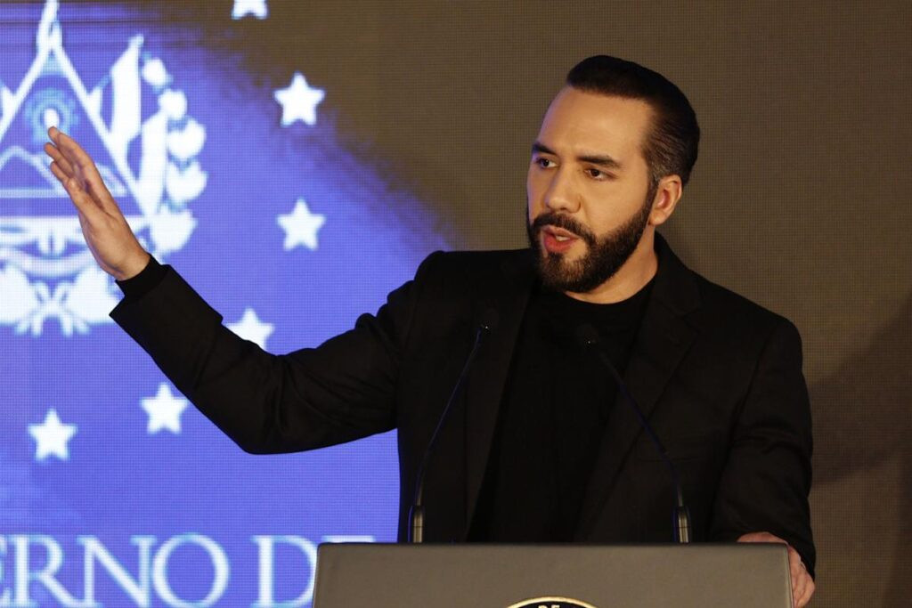 Presidente Bukele responde a Hillary Clinton sobre acusaciones de brutalidad en megacárcel - AlbertoNews