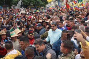 Presidente Maduro: “No es tiempo de vacilación ni de cobardes”