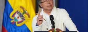 Presidente Petro defiende aumento del salario mínimo: “creer en el pueblo no es un error”